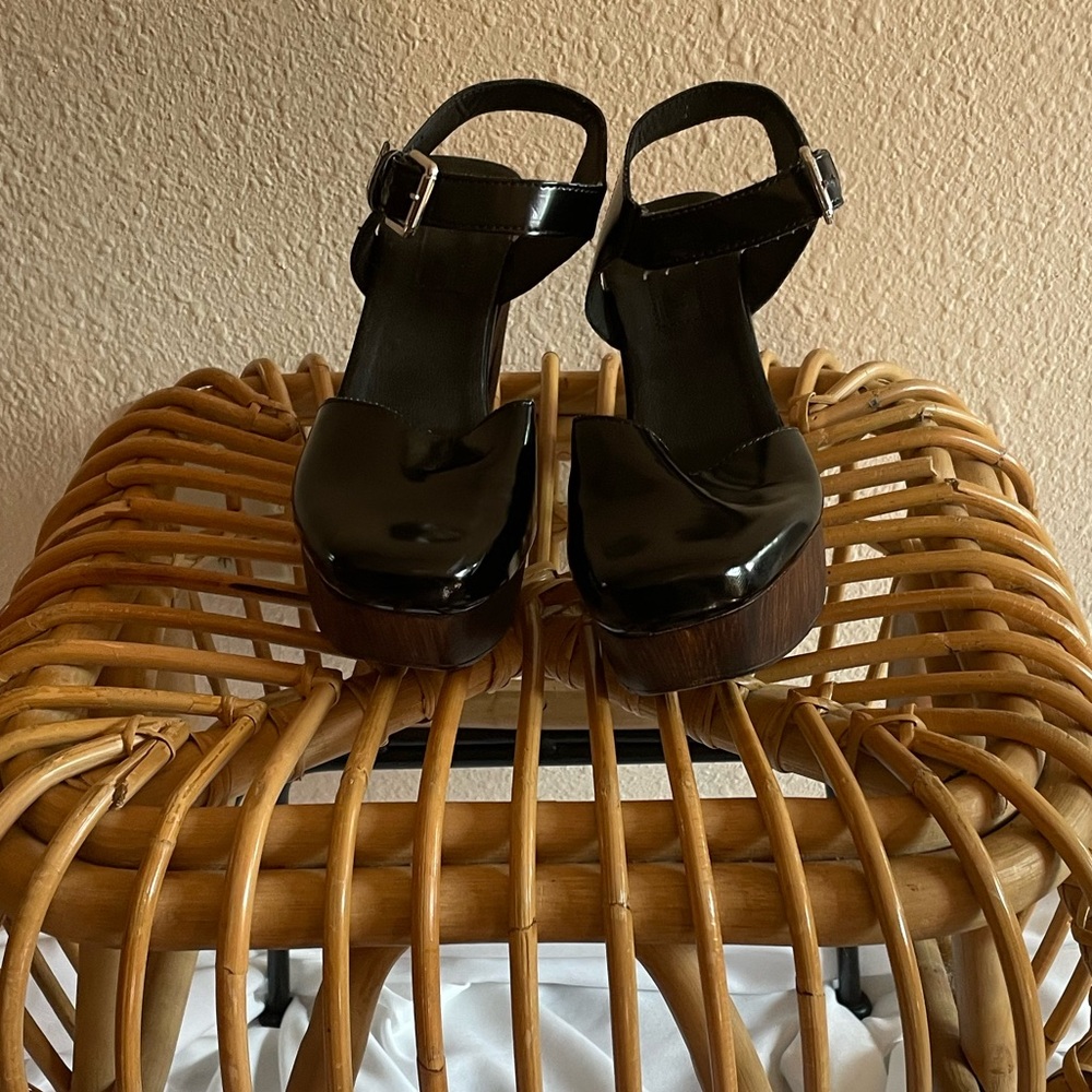 Topshop Black patent leather platform mary janes. Size 8.